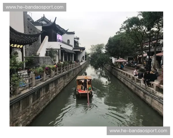 烟雨江南遇上皇家气派：杭州与北京，一场穿越时空的对话